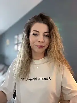 Mia Ethan online show from May 2026 09:28:02 AM