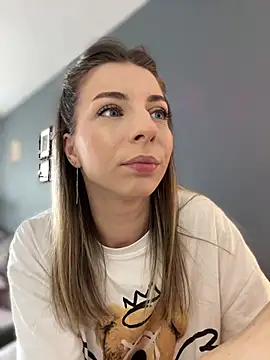 Mia Ethan online show from May 2026 06:42:02 AM