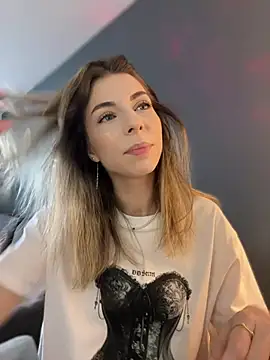 Mia Ethan online show from June 2026 07:14:02 AM