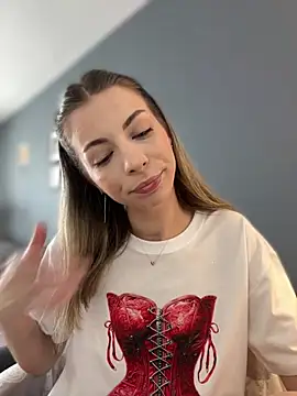 Mia Ethan online show from June 2026 07:25:02 AM