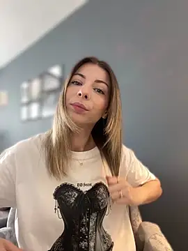 Mia Ethan online show from June 2026 06:47:02 AM