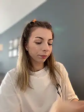 Mia Ethan online show from June 2026 07:17:02 AM