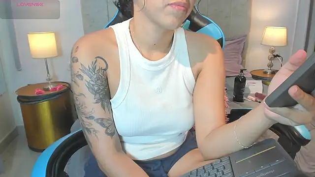 Snapshot of _maria_foxx_ chatting on February 2026 07:07:01 PM maria foxx online show from February 2026 07:07:01 PM