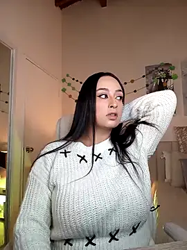 Snapshot of DaniRousse chatting on March 2025 01:18:02 PM DaniRousse online show from March 2025 01:18:02 PM