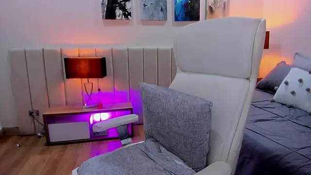 Snapshot of DaniRousse chatting on December 2025 03:38:02 AM DaniRousse online show from December 2025 03:38:02 AM