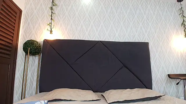 Snapshot of sandy_rivas chatting on April 2026 12:24:01 PM sandy rivas online show from April 2026 12:24:01 PM