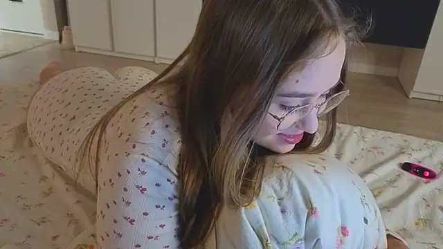 Snapshot of endlesssoffi chatting on December 2025 05:42:02 PM endlesssoffi online show from December 2025 05:42:02 PM