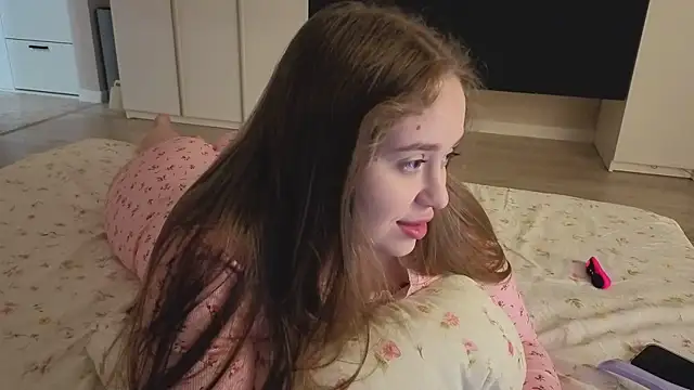 Snapshot of endlesssoffi chatting on April 2026 07:52:01 PM endlesssoffi online show from April 2026 07:52:01 PM