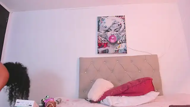 Snapshot of Milkdulce1 chatting on February 2025 09:13:02 AM Milkdulce1 online show from February 2025 09:13:02 AM