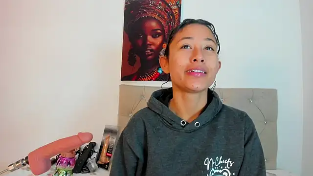 Snapshot of Milkdulce1 chatting on March 2025 02:43:01 AM Milkdulce1 online show from March 2025 02:43:01 AM