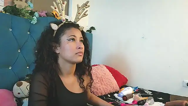 Snapshot of Milkdulce1 chatting on December 2025 03:00:02 AM Milkdulce1 online show from December 2025 03:00:02 AM