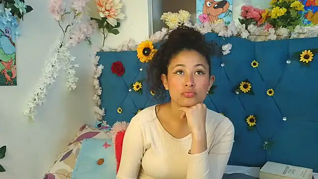 Snapshot of Milkdulce1 chatting on May 2026 01:50:01 PM Milkdulce1 online show from May 2026 01:50:01 PM