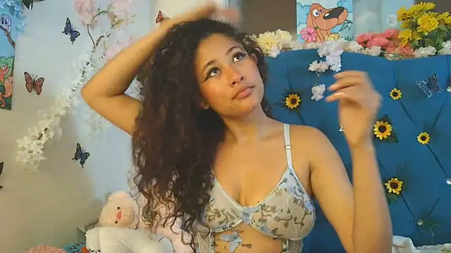 Snapshot of Milkdulce1 chatting on May 2026 01:30:02 PM Milkdulce1 online show from May 2026 01:30:02 PM