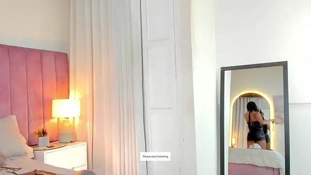 Snapshot of Aleja_arango1 chatting on March 2025 05:20:01 PM Aleja arango1 online show from March 2025 05:20:01 PM