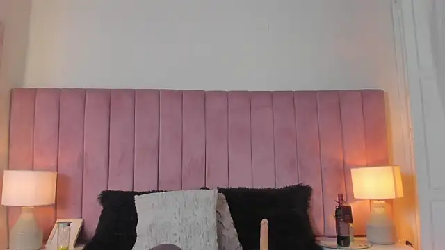 Snapshot of Aleja_arango1 chatting on September 2025 09:27:01 PM Aleja arango1 online show from September 2025 09:27:01 PM