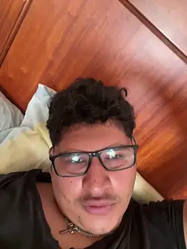 Snapshot of Ruk436 chatting on December 2024 08:53:01 PM Ruk436 online show from December 2024 08:53:01 PM