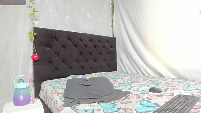 emi henao online show from February 2025 01:37:02 PM