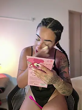 Pink Jazmin online show from May 2026 01:35:01 AM