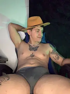 Snapshot of Aangelhot chatting on January 2025 04:58:01 AM Aangelhot online show from January 2025 04:58:01 AM