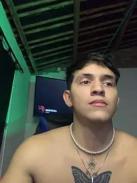 Snapshot of Aangelhot chatting on January 2025 04:47:01 AM Aangelhot online show from January 2025 04:47:01 AM