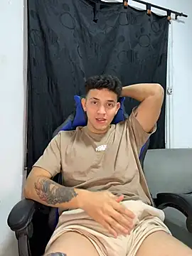 Snapshot of Aangelhot chatting on January 2025 05:34:01 AM Aangelhot online show from January 2025 05:34:01 AM