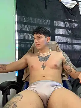 Snapshot of Aangelhot chatting on February 2025 10:32:01 PM Aangelhot online show from February 2025 10:32:01 PM