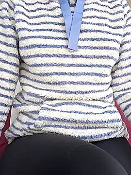 Snapshot of NEW_CRYSTAL chatting on September 2025 06:37:01 AM NEW CRYSTAL online show from September 2025 06:37:01 AM