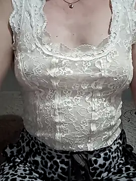 Snapshot of NEW_CRYSTAL chatting on November 2025 08:37:02 AM NEW CRYSTAL online show from November 2025 08:37:02 AM