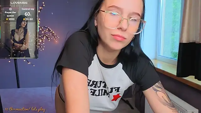 KarolinaBlacks online show from June 2026 12:04:01 PM