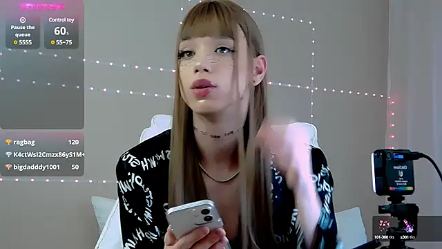 Snapshot of Dasha_M chatting on January 2025 12:40:01 PM Dasha M online show from January 2025 12:40:01 PM