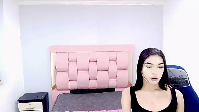 Snapshot of Eban_Dustan chatting on October 2025 03:57:02 PM Eban Dustan online show from October 2025 03:57:02 PM