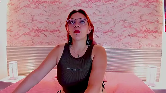 Snapshot of Vioolletta chatting on March 2025 07:25:01 PM Vioolletta online show from March 2025 07:25:01 PM