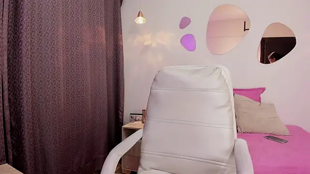 Snapshot of Vioolletta chatting on September 2025 06:53:02 PM Vioolletta online show from September 2025 06:53:02 PM