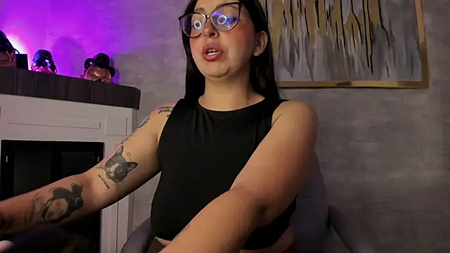 Snapshot of Vioolletta chatting on November 2025 07:16:02 PM Vioolletta online show from November 2025 07:16:02 PM