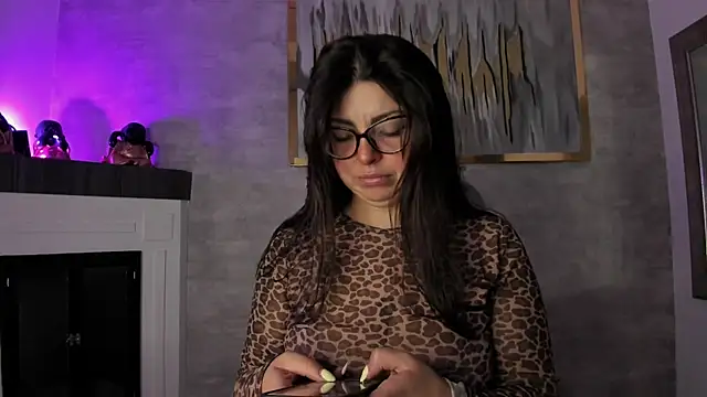 Snapshot of Vioolletta chatting on December 2025 07:21:02 PM Vioolletta online show from December 2025 07:21:02 PM