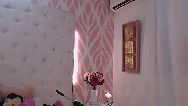 SashaDurante online show from October 2025 12:09:02 PM