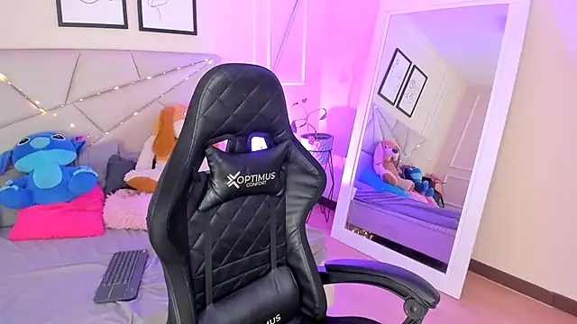 Snapshot of Amber__Sanchez chatting on January 2025 01:31:02 AM Amber Sanchez online show from January 2025 01:31:02 AM