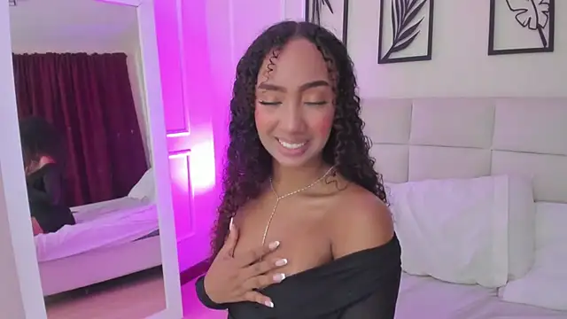 Snapshot of Amber__Sanchez chatting on January 2025 06:22:01 AM Amber Sanchez online show from January 2025 06:22:01 AM