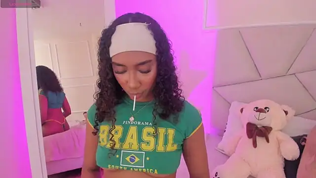 Snapshot of Amber__Sanchez chatting on March 2025 12:58:01 AM Amber Sanchez online show from March 2025 12:58:01 AM