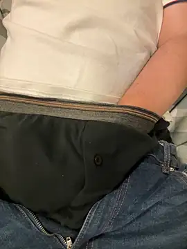 Snapshot of Dan8736 chatting on October 2025 08:31:01 PM Dan8736 online show from October 2025 08:31:01 PM