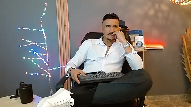 Reiko 85  online show from February 2026 06:12:01 PM