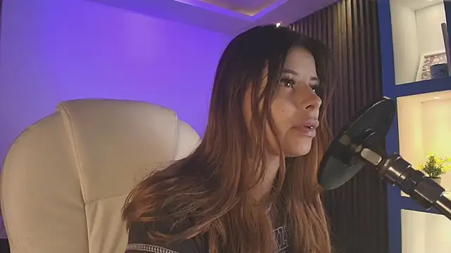 Snapshot of Antonella_Torres2 chatting on April 2026 03:23:01 AM Antonella Torres2 online show from April 2026 03:23:01 AM