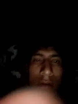 Snapshot of alexander32r chatting on January 2026 03:33:01 AM alexander32r online show from January 2026 03:33:01 AM