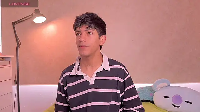 Snapshot of teobowny_ chatting on April 2026 02:28:01 PM teobowny online show from April 2026 02:28:01 PM