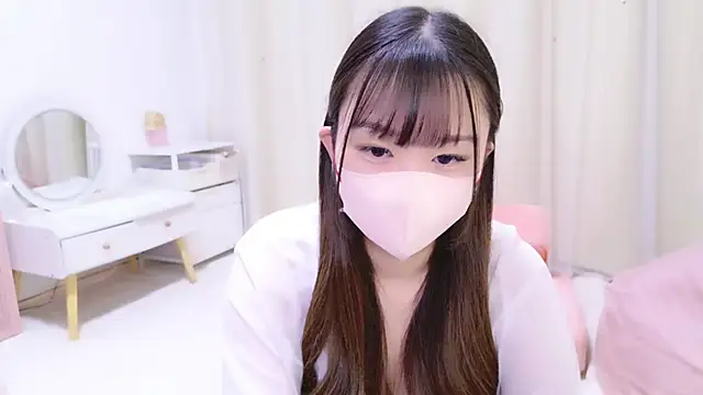 Snapshot of MAIKA_pyon chatting on January 2025 10:52:02 PM MAIKA pyon online show from January 2025 10:52:02 PM