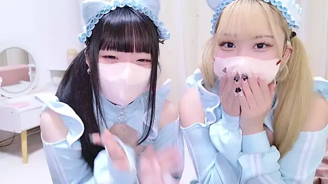 Snapshot of MAIKA_pyon chatting on March 2025 05:20:01 PM MAIKA pyon online show from March 2025 05:20:01 PM