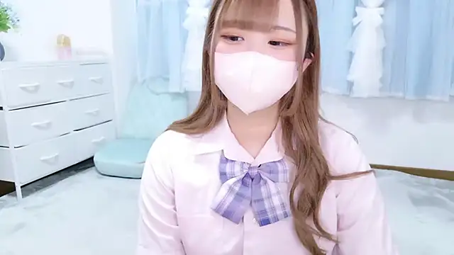 Snapshot of MAIKA_pyon chatting on October 2025 03:27:01 AM MAIKA pyon online show from October 2025 03:27:01 AM