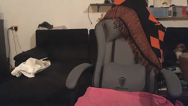 complicata mente online show from December 2024 12:20:01 AM