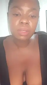 Snapshot of Luciouslips00 chatting on January 2025 01:32:01 AM Luciouslips00 online show from January 2025 01:32:01 AM