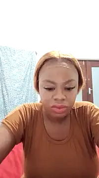 Snapshot of Luciouslips00 chatting on January 2025 05:28:01 PM Luciouslips00 online show from January 2025 05:28:01 PM